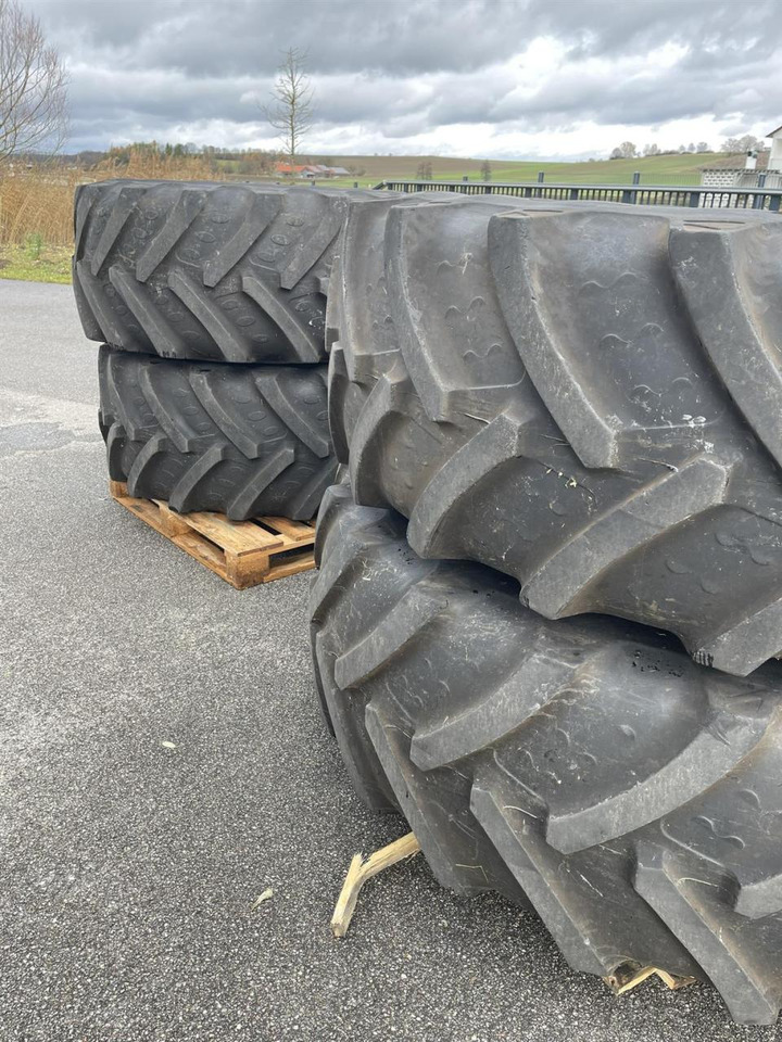 Fendt Räder 2.25m Spur, 828 826, 620/70 R46 600/70 R30 - Трактор: снимка 3 Fendt Räder 2.25m Spur, 828 826, 620/70 R46 600/70 R30 - Трактор: снимка 3