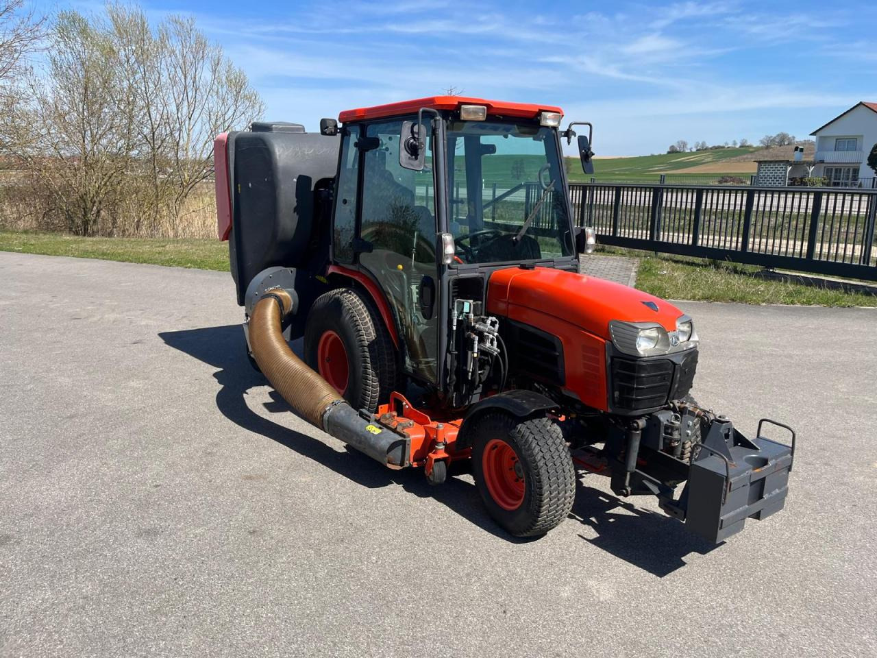 Kubota B3030 Rasenmäher inkl. Grüngutbehälter - Косачка за трева: снимка 5 Kubota B3030 Rasenmäher inkl. Grüngutbehälter - Косачка за трева: снимка 5