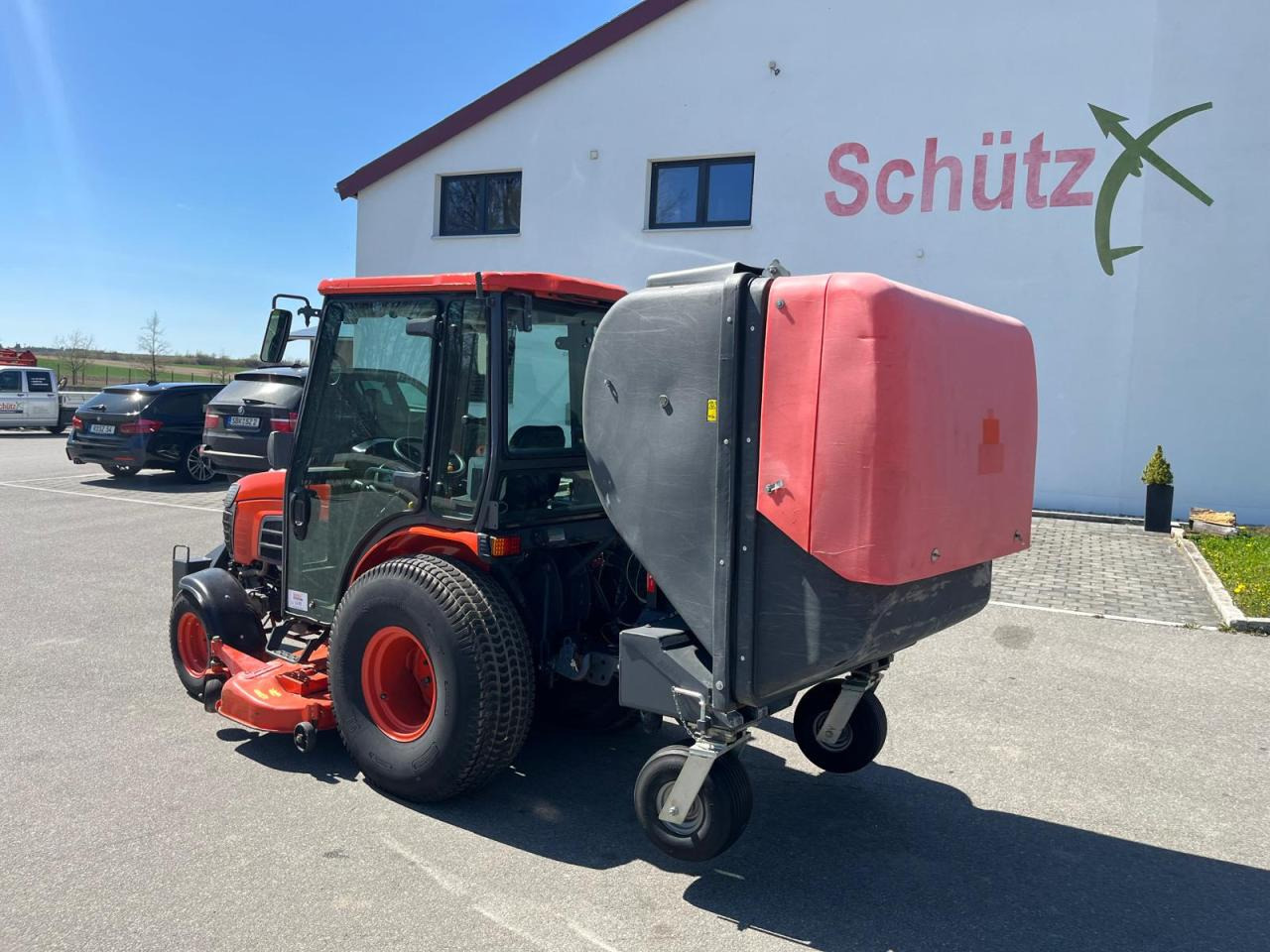 Kubota B3030 Rasenmäher inkl. Grüngutbehälter - Косачка за трева: снимка 3 Kubota B3030 Rasenmäher inkl. Grüngutbehälter - Косачка за трева: снимка 3