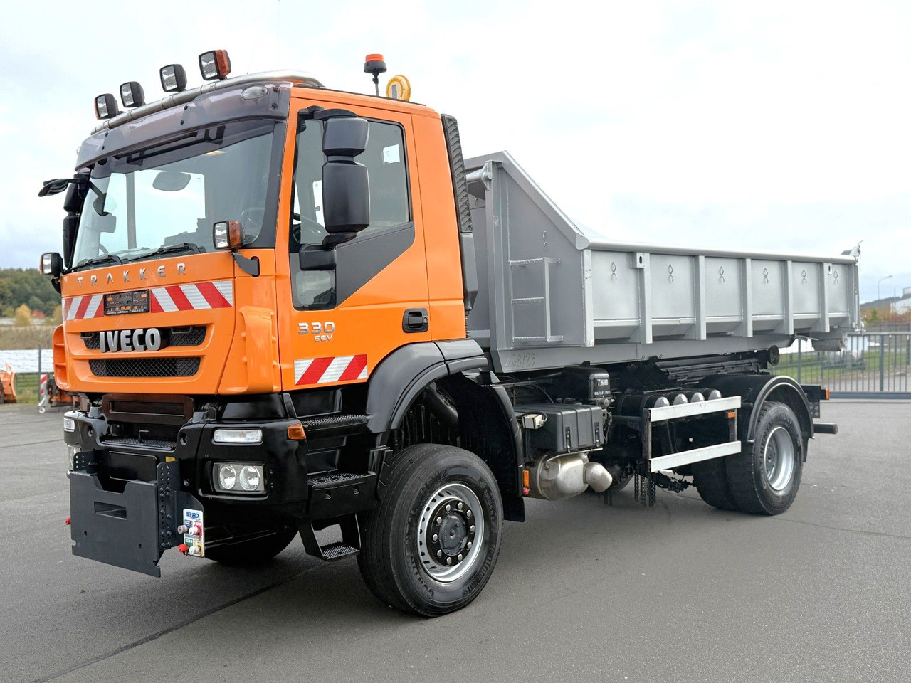 Iveco Trakker 330 EEV Winterdienst Abroll - Мултилифт с кука камион: снимка 1 Iveco Trakker 330 EEV Winterdienst Abroll - Мултилифт с кука камион: снимка 1