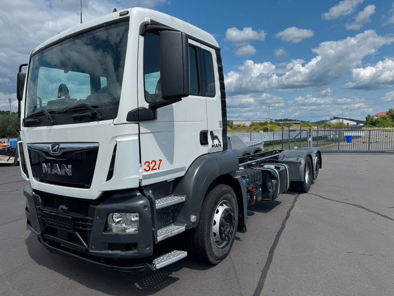 MAN TGS 26.320 6x2 Fahrgestell - Unfall - Шаси кабина: снимка 1 MAN TGS 26.320 6x2 Fahrgestell - Unfall - Шаси кабина: снимка 1