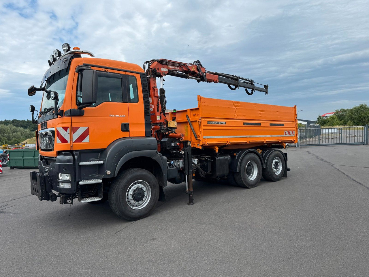 MAN TGS 28.400 6x4-4 BL Kipper / Kran / Winterdienst - Самосвал камион, Камион с кран: снимка 4 MAN TGS 28.400 6x4-4 BL Kipper / Kran / Winterdienst - Самосвал камион, Камион с кран: снимка 4