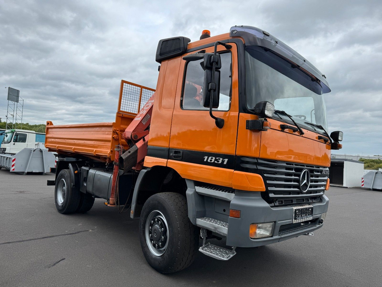 Mercedes-Benz Actros 1831 4x4 Kipper - Kran- Kupplung- Blattfe - Самосвал камион, Камион с кран: снимка 5 Mercedes-Benz Actros 1831 4x4 Kipper - Kran- Kupplung- Blattfe - Самосвал камион, Камион с кран: снимка 5
