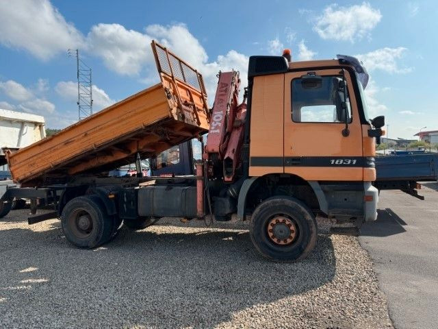 Mercedes-Benz Actros 1831 4x4 Kipper - Kran- Kupplung- Blattfe - Самосвал камион, Камион с кран: снимка 1 Mercedes-Benz Actros 1831 4x4 Kipper - Kran- Kupplung- Blattfe - Самосвал камион, Камион с кран: снимка 1