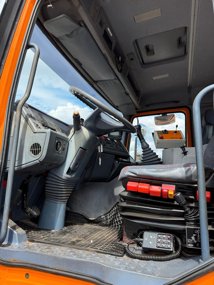 Mercedes-Benz Actros 2031 4x4 Hydraulik + Wechselsystem - Шаси кабина: снимка 3 Mercedes-Benz Actros 2031 4x4 Hydraulik + Wechselsystem - Шаси кабина: снимка 3