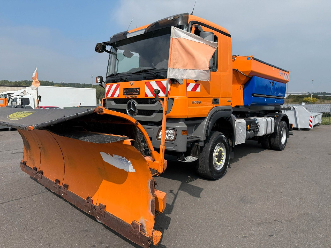 Mercedes-Benz Actros 2036 4x4 Dautelwechselsystem Winterdienst - Шаси кабина: снимка 3 Mercedes-Benz Actros 2036 4x4 Dautelwechselsystem Winterdienst - Шаси кабина: снимка 3