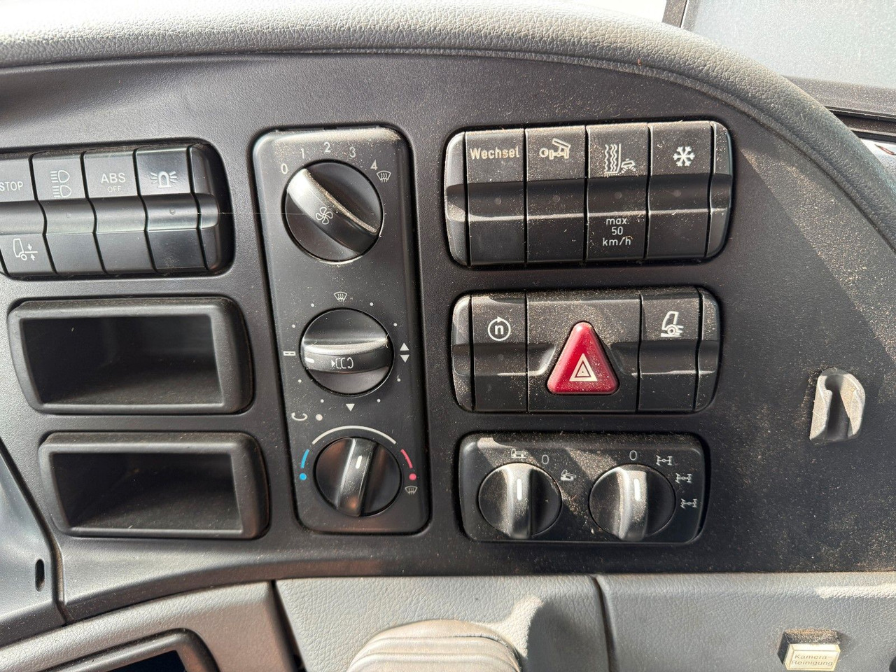 Mercedes-Benz Actros 2036 4x4 Dautelwechselsystem Winterdienst - Шаси кабина: снимка 4 Mercedes-Benz Actros 2036 4x4 Dautelwechselsystem Winterdienst - Шаси кабина: снимка 4