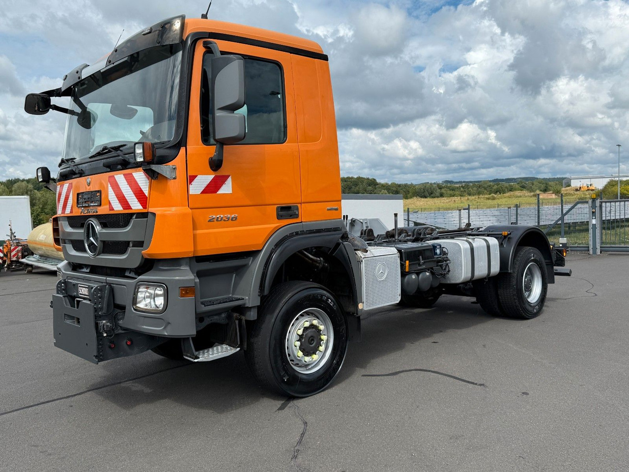 Mercedes-Benz Actros 2036 4x4 Dautelwechselsystem Winterdienst - Шаси кабина: снимка 1 Mercedes-Benz Actros 2036 4x4 Dautelwechselsystem Winterdienst - Шаси кабина: снимка 1