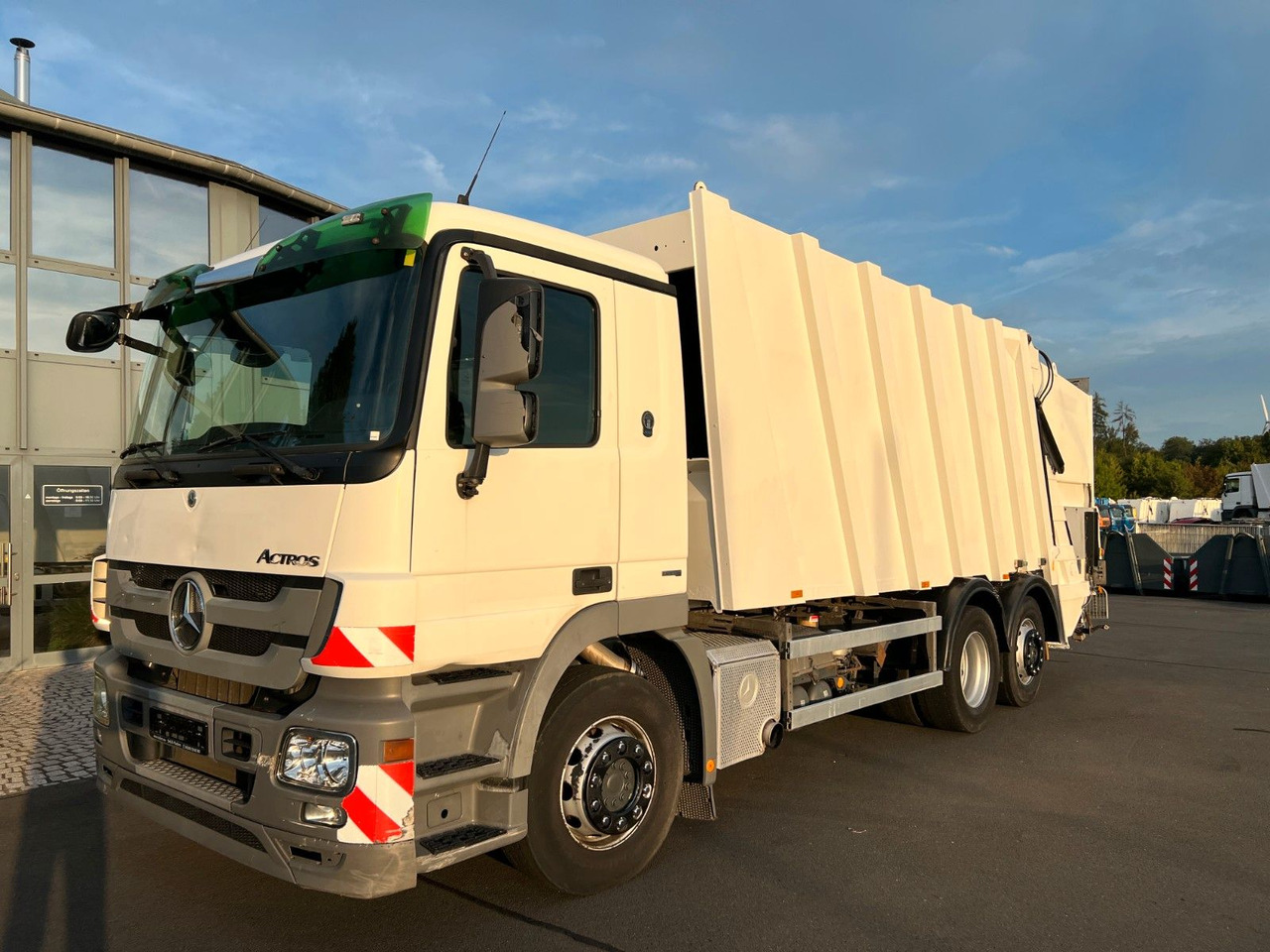 Mercedes-Benz Actros 2532 6x2 MP3 Faun Power Press 524 - Боклукчийска кола: снимка 1 Mercedes-Benz Actros 2532 6x2 MP3 Faun Power Press 524 - Боклукчийска кола: снимка 1