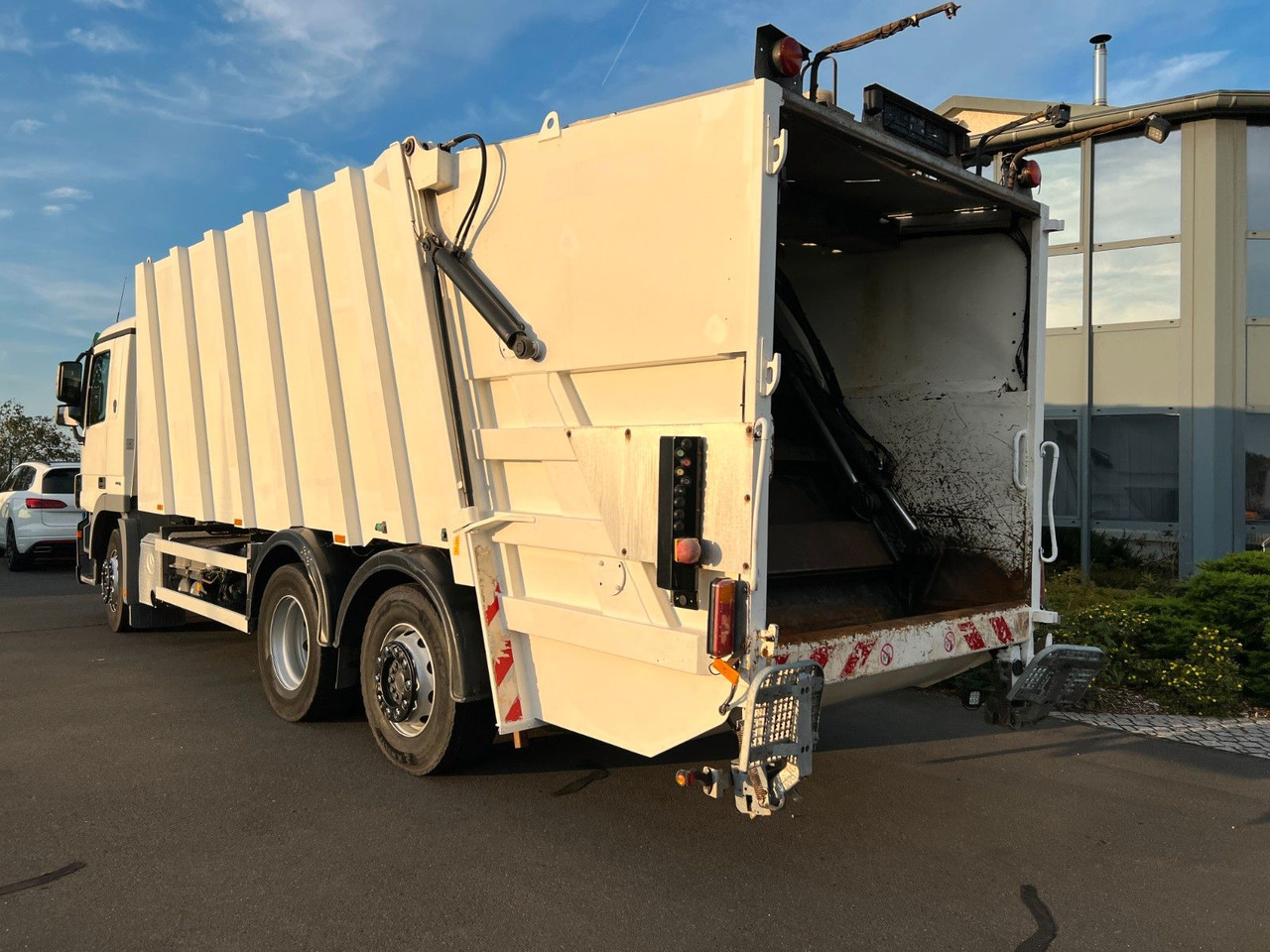 Mercedes-Benz Actros 2532 6x2 MP3 Faun Power Press 524 - Боклукчийска кола: снимка 2 Mercedes-Benz Actros 2532 6x2 MP3 Faun Power Press 524 - Боклукчийска кола: снимка 2