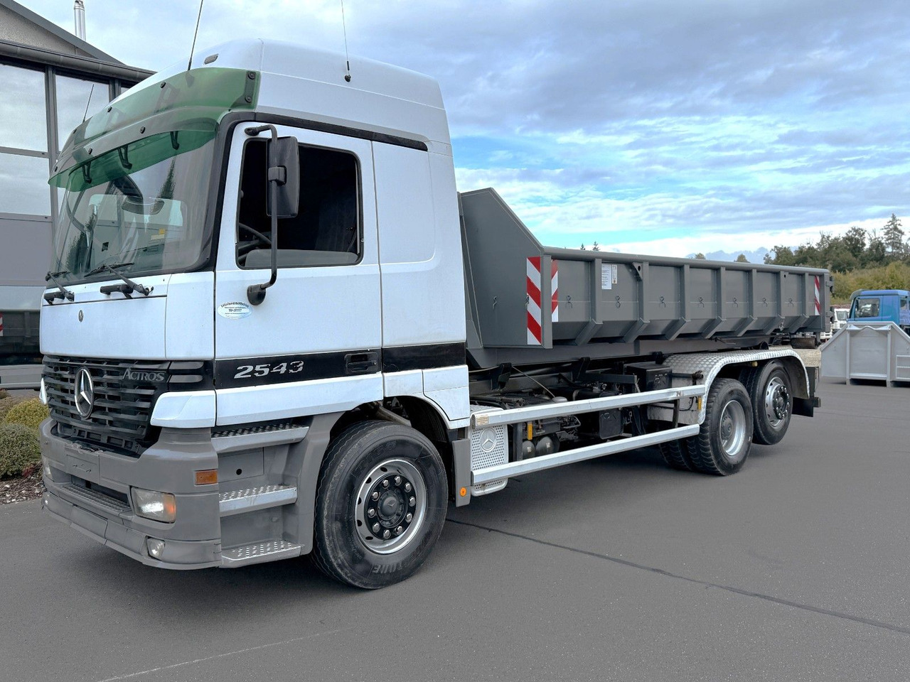 Mercedes-Benz Actros 2543 6x2 Klima + Kupplung - Мултилифт с кука камион: снимка 1 Mercedes-Benz Actros 2543 6x2 Klima + Kupplung - Мултилифт с кука камион: снимка 1