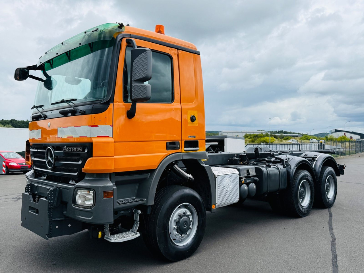 Mercedes-Benz Actros 3341 6x6 Hydraulikpumpe + Tank - Шаси кабина: снимка 1 Mercedes-Benz Actros 3341 6x6 Hydraulikpumpe + Tank - Шаси кабина: снимка 1