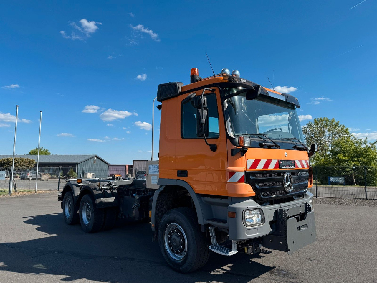 Mercedes-Benz Actros 3341 6x6 Kipperfahrgestell mit Zylinder - Шаси кабина: снимка 3 Mercedes-Benz Actros 3341 6x6 Kipperfahrgestell mit Zylinder - Шаси кабина: снимка 3