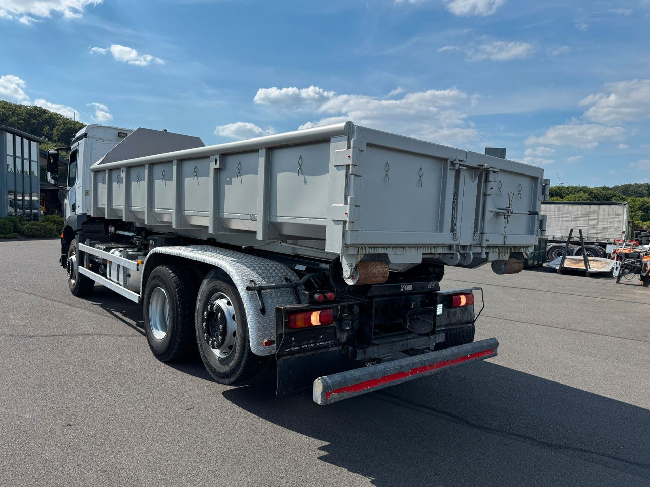 Mercedes-Benz Arocs 2535 6x2 Hiab XR 21S59 + Kranhydraulik - Мултилифт с кука камион: снимка 3 Mercedes-Benz Arocs 2535 6x2 Hiab XR 21S59 + Kranhydraulik - Мултилифт с кука камион: снимка 3