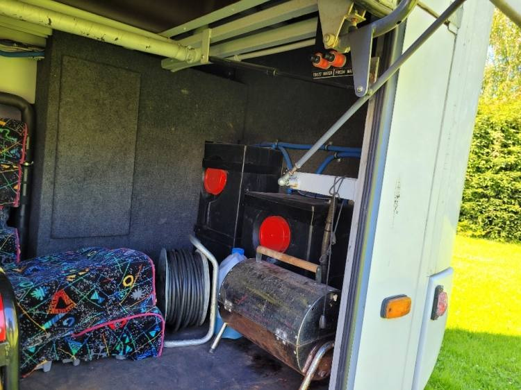 VOLVO B12M BERKHOF AXIAL70 MOTORHOME KLIMA 3.2003 - Туристически автобус: снимка 4 VOLVO B12M BERKHOF AXIAL70 MOTORHOME KLIMA 3.2003 - Туристически автобус: снимка 4