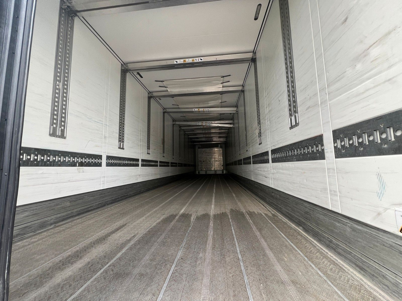 Schmitz Cargobull SKO 24/L - 13.4 FP 45 Cool V7, Schmitz S.CU V2.0 - Рефрижератор полуремарке: снимка 5 Schmitz Cargobull SKO 24/L - 13.4 FP 45 Cool V7, Schmitz S.CU V2.0 - Рефрижератор полуремарке: снимка 5