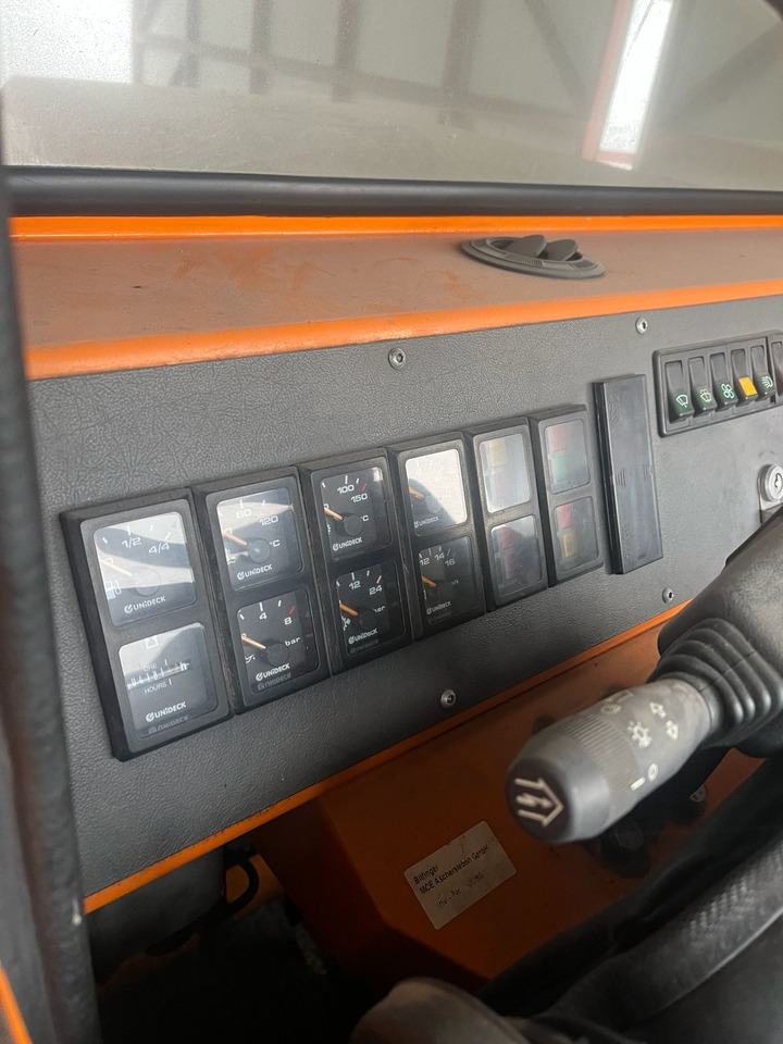 Влекач на самолети ATA 8500 4X4: снимка 7