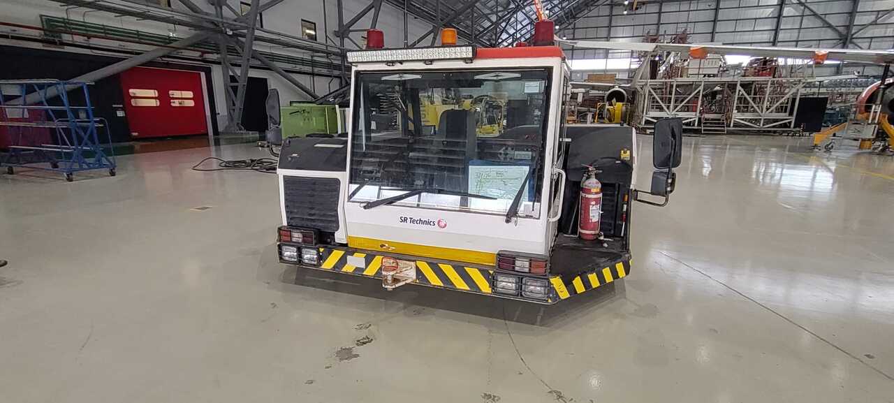 Douglas - Kalmar 280 - Влекач на самолети: снимка 5 Douglas - Kalmar 280 - Влекач на самолети: снимка 5