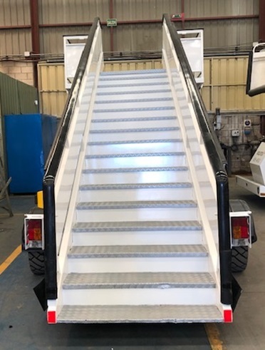EINSA Passenger Stairs EDU Wide - Пътническа стълба: снимка 4 EINSA Passenger Stairs EDU Wide - Пътническа стълба: снимка 4