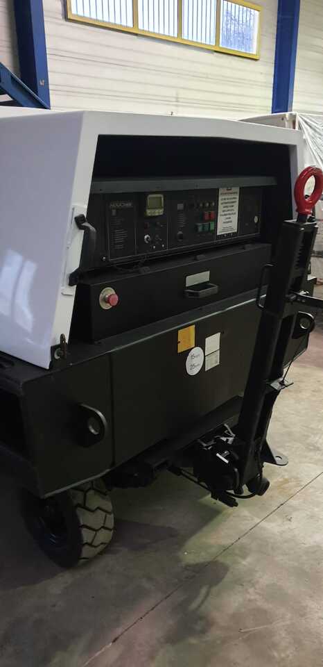 Houchin GPU C690 90KvA+28DC - Наземно съоръжение за електрозахранване: снимка 3 Houchin GPU C690 90KvA+28DC - Наземно съоръжение за електрозахранване: снимка 3