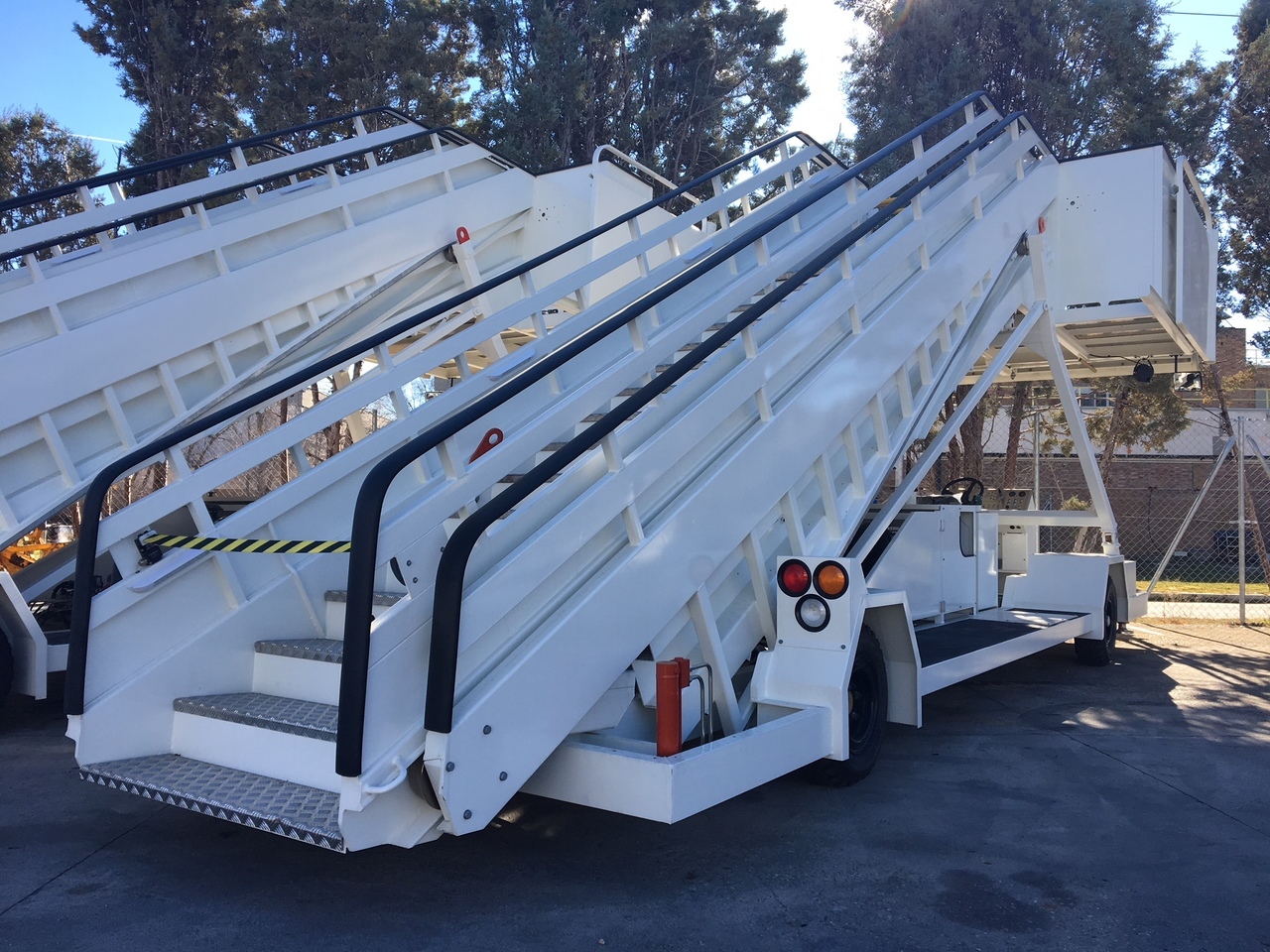 JBT Passenger Stairs Smart Step - Пътническа стълба: снимка 1 JBT Passenger Stairs Smart Step - Пътническа стълба: снимка 1