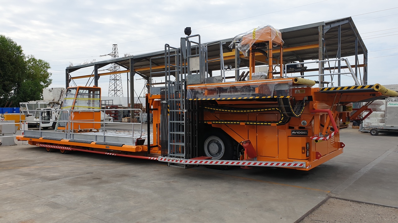 Main Deck Loader Aviogei 20 tons 2PU2000 - Товарач на контейнери/ Палети: снимка 4 Main Deck Loader Aviogei 20 tons 2PU2000 - Товарач на контейнери/ Палети: снимка 4