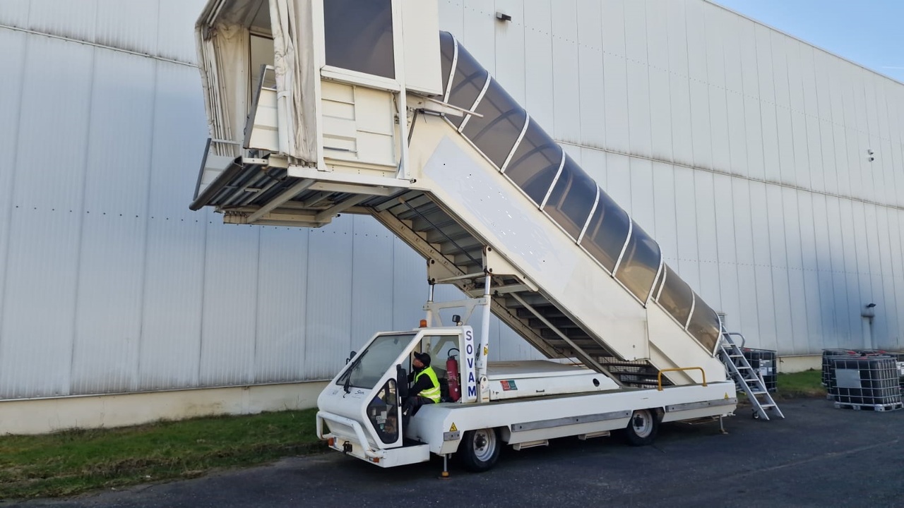 SOVAM Passenger Stairs 1.9 SPS - Пътническа стълба: снимка 1 SOVAM Passenger Stairs 1.9 SPS - Пътническа стълба: снимка 1