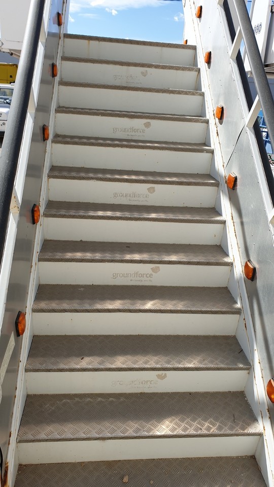 TEMG Pax Stairs TG2244 - Пътническа стълба: снимка 3 TEMG Pax Stairs TG2244 - Пътническа стълба: снимка 3