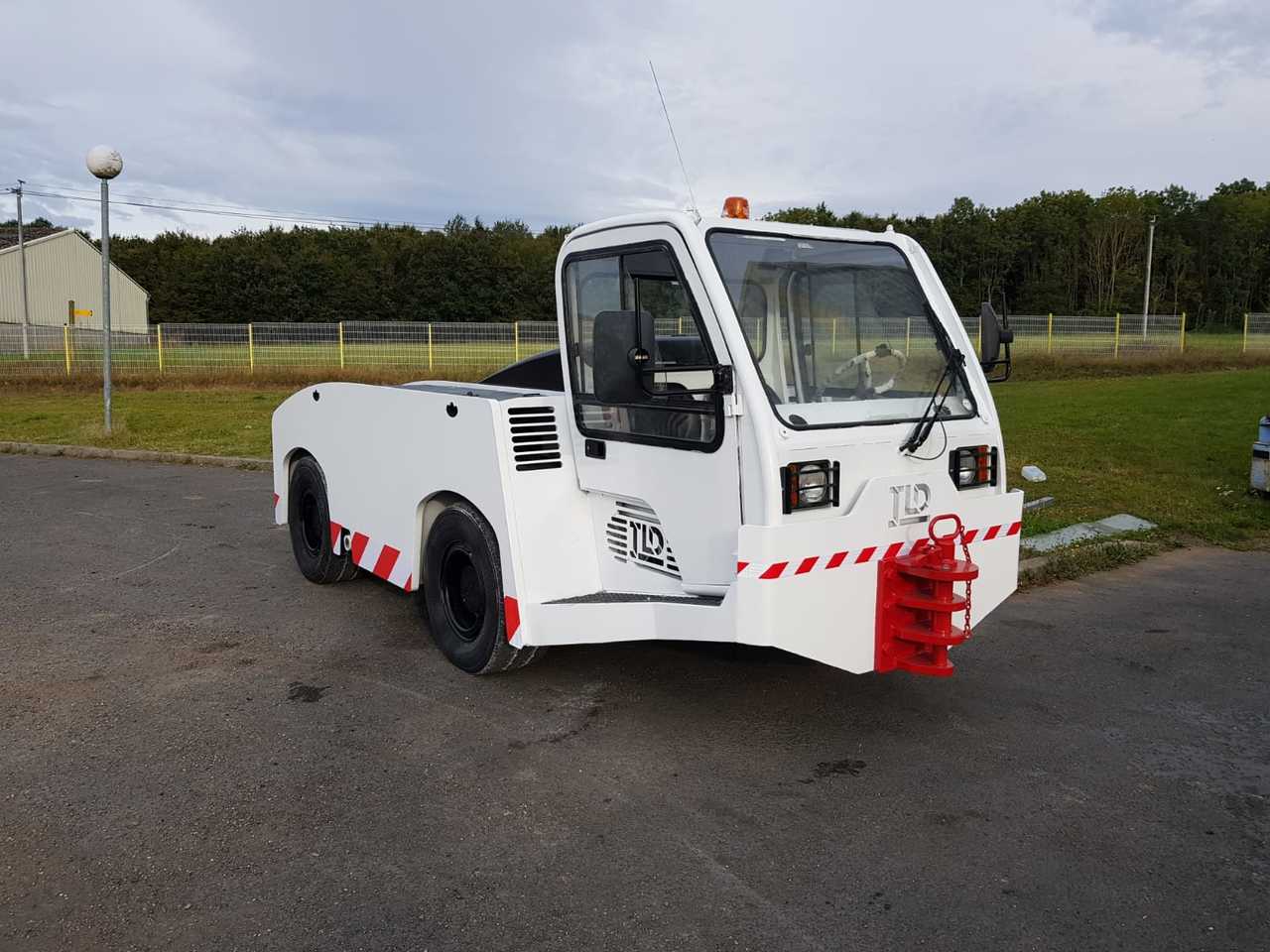 TLD Pushback TMX150-12 - Влекач на самолети: снимка 3 TLD Pushback TMX150-12 - Влекач на самолети: снимка 3