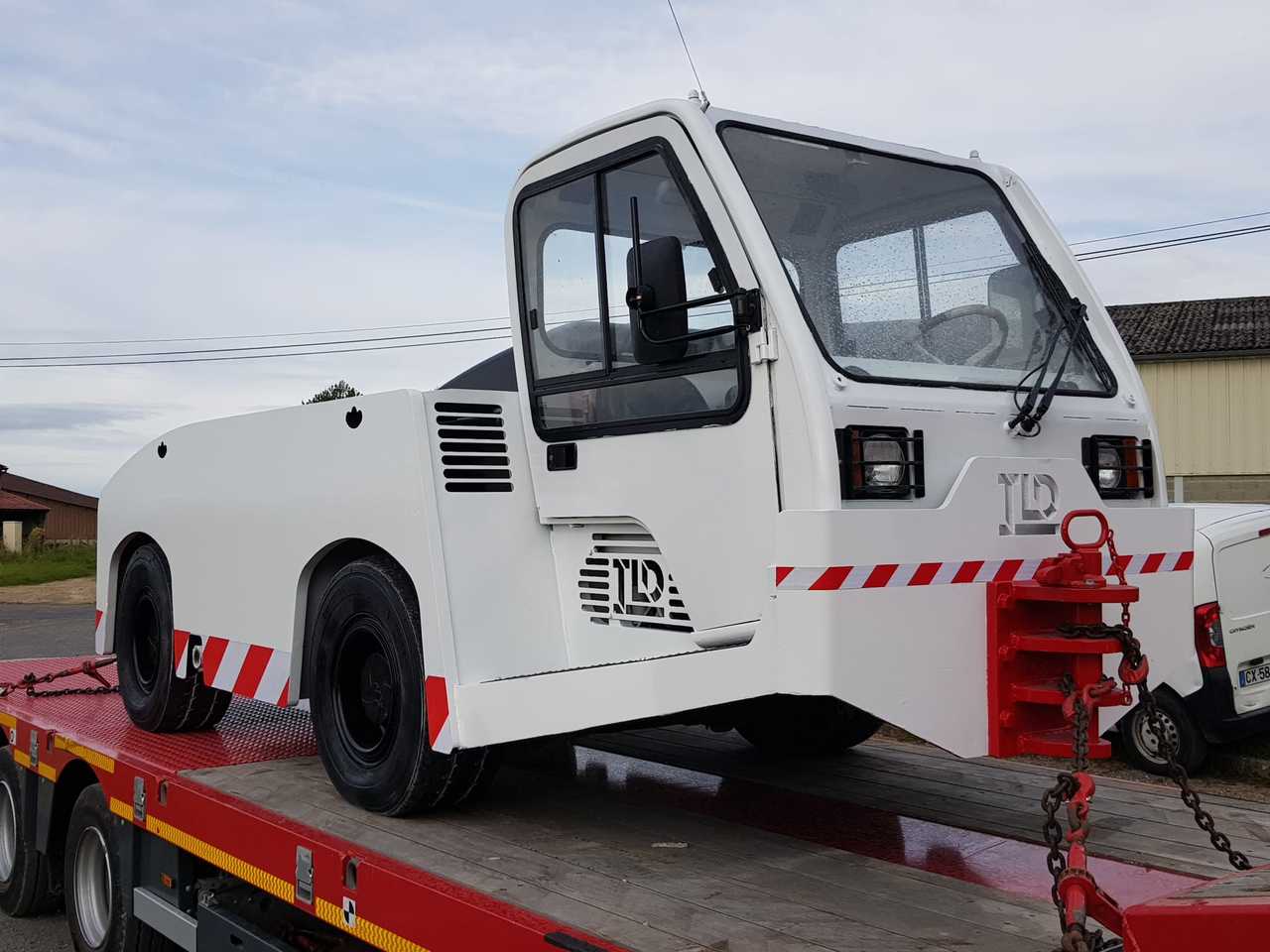 TLD Pushback TMX150-15 - Влекач на самолети: снимка 2 TLD Pushback TMX150-15 - Влекач на самолети: снимка 2