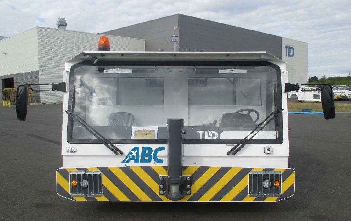 TLD Pushback TMX450 - Влекач на самолети: снимка 1 TLD Pushback TMX450 - Влекач на самолети: снимка 1