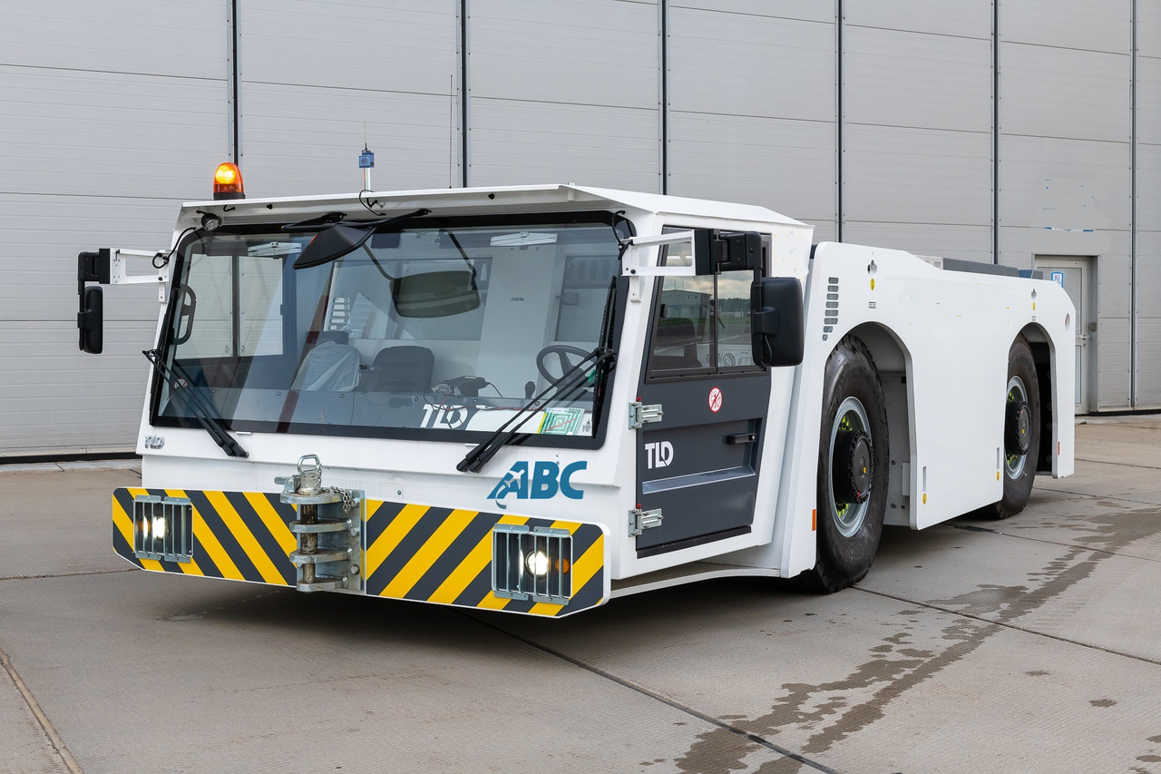 TLD Pushback TMX450 - Влекач на самолети: снимка 2 TLD Pushback TMX450 - Влекач на самолети: снимка 2