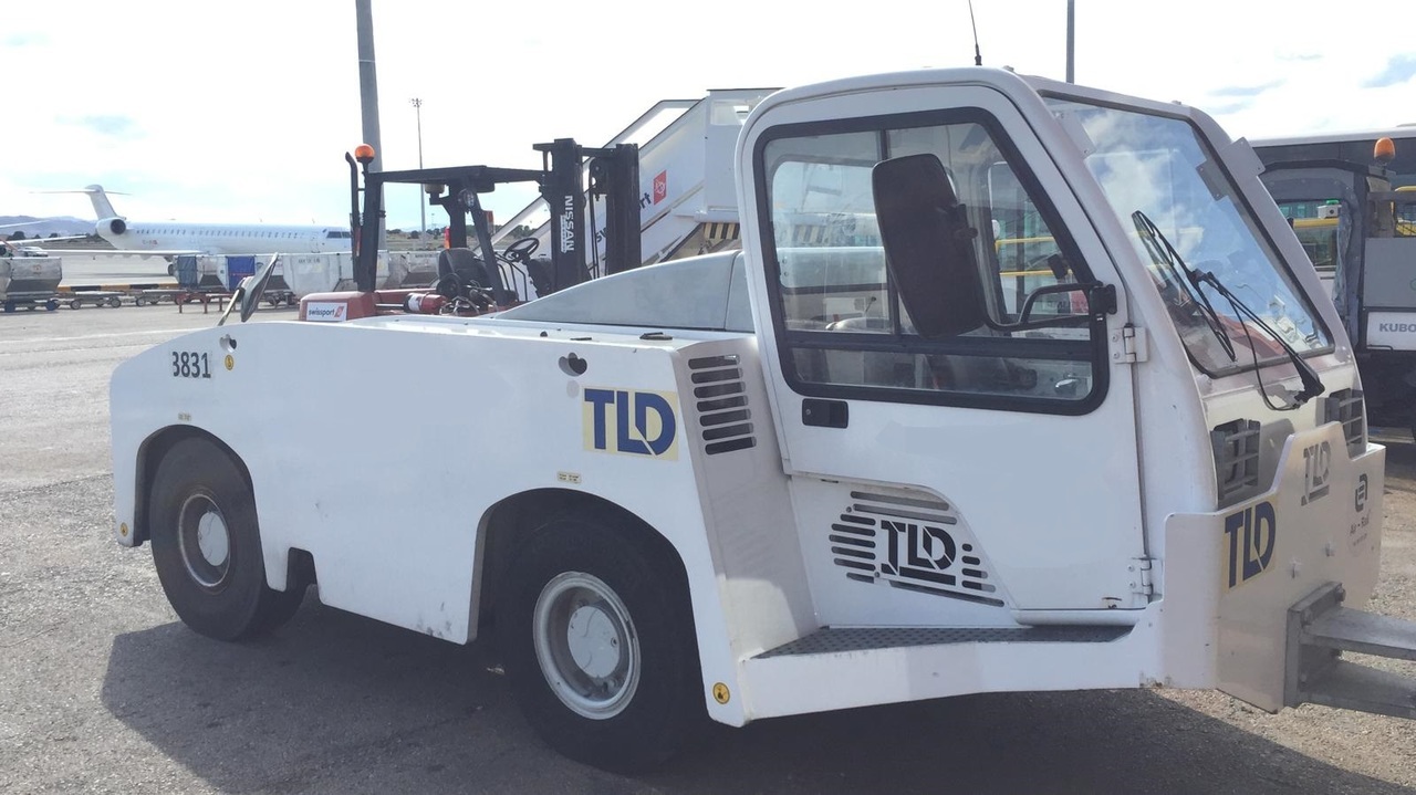 TLD TMX150-9 - Влекач на самолети: снимка 1 TLD TMX150-9 - Влекач на самолети: снимка 1