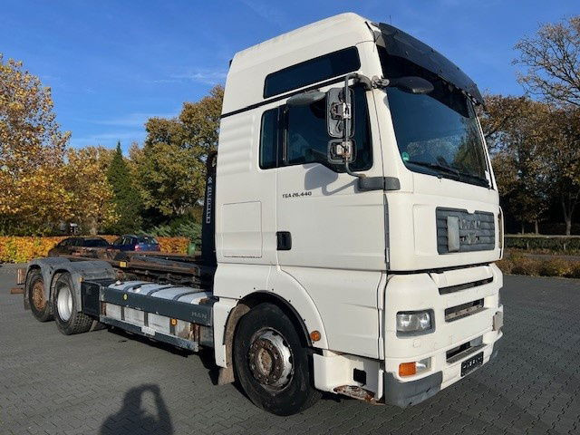 MAN TGA 26.440 .440 6x2 - Контейнеровоз/ Сменна каросерия камион: снимка 2 MAN TGA 26.440 .440 6x2 - Контейнеровоз/ Сменна каросерия камион: снимка 2