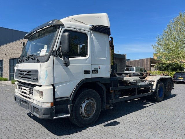 Volvo FM 12.420 FM12.420 6x2 - Контейнеровоз/ Сменна каросерия камион: снимка 1 Volvo FM 12.420 FM12.420 6x2 - Контейнеровоз/ Сменна каросерия камион: снимка 1