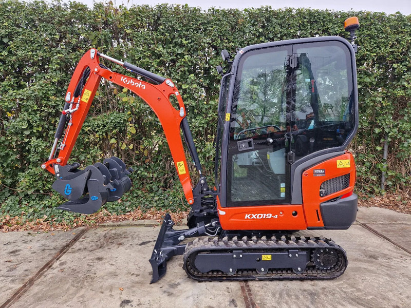 Kubota KX019-4 Hi-spec (NIEUW) - Мини багер: снимка 1 Kubota KX019-4 Hi-spec (NIEUW) - Мини багер: снимка 1