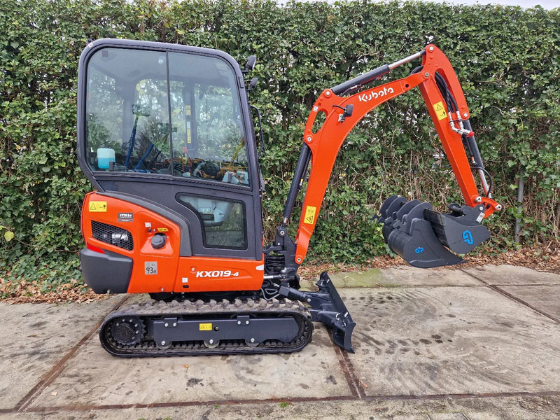 Kubota KX019-4 Hi-spec (NIEUW) - Мини багер: снимка 2 Kubota KX019-4 Hi-spec (NIEUW) - Мини багер: снимка 2