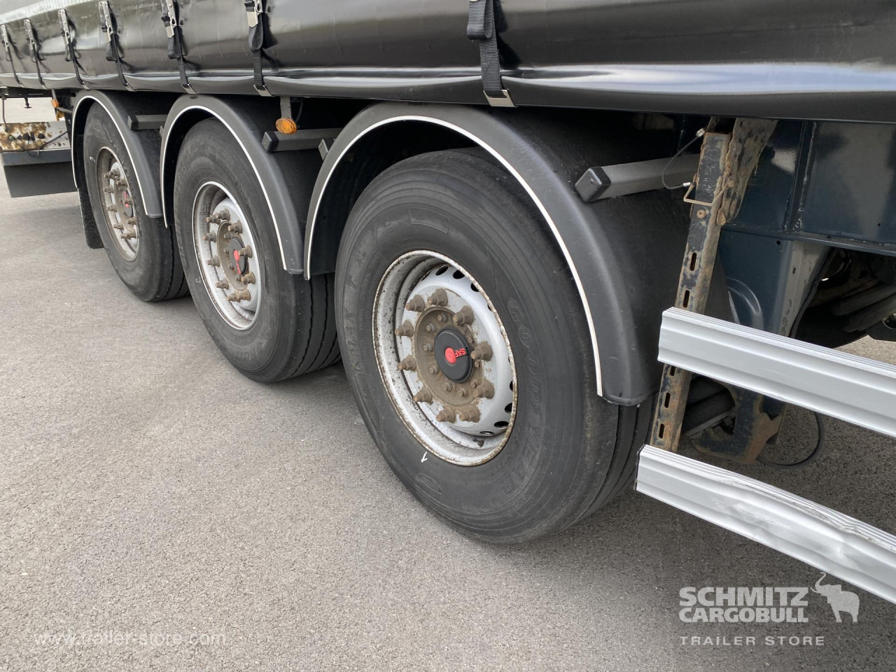 FRUEHAUF Curtainsider Standard - Брезентово полуремарке: снимка 4 FRUEHAUF Curtainsider Standard - Брезентово полуремарке: снимка 4