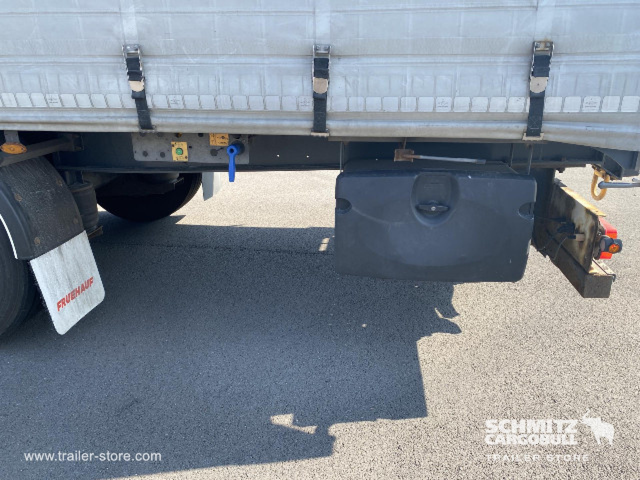 FRUEHAUF Curtainsider Standard - Брезентово полуремарке: снимка 2 FRUEHAUF Curtainsider Standard - Брезентово полуремарке: снимка 2