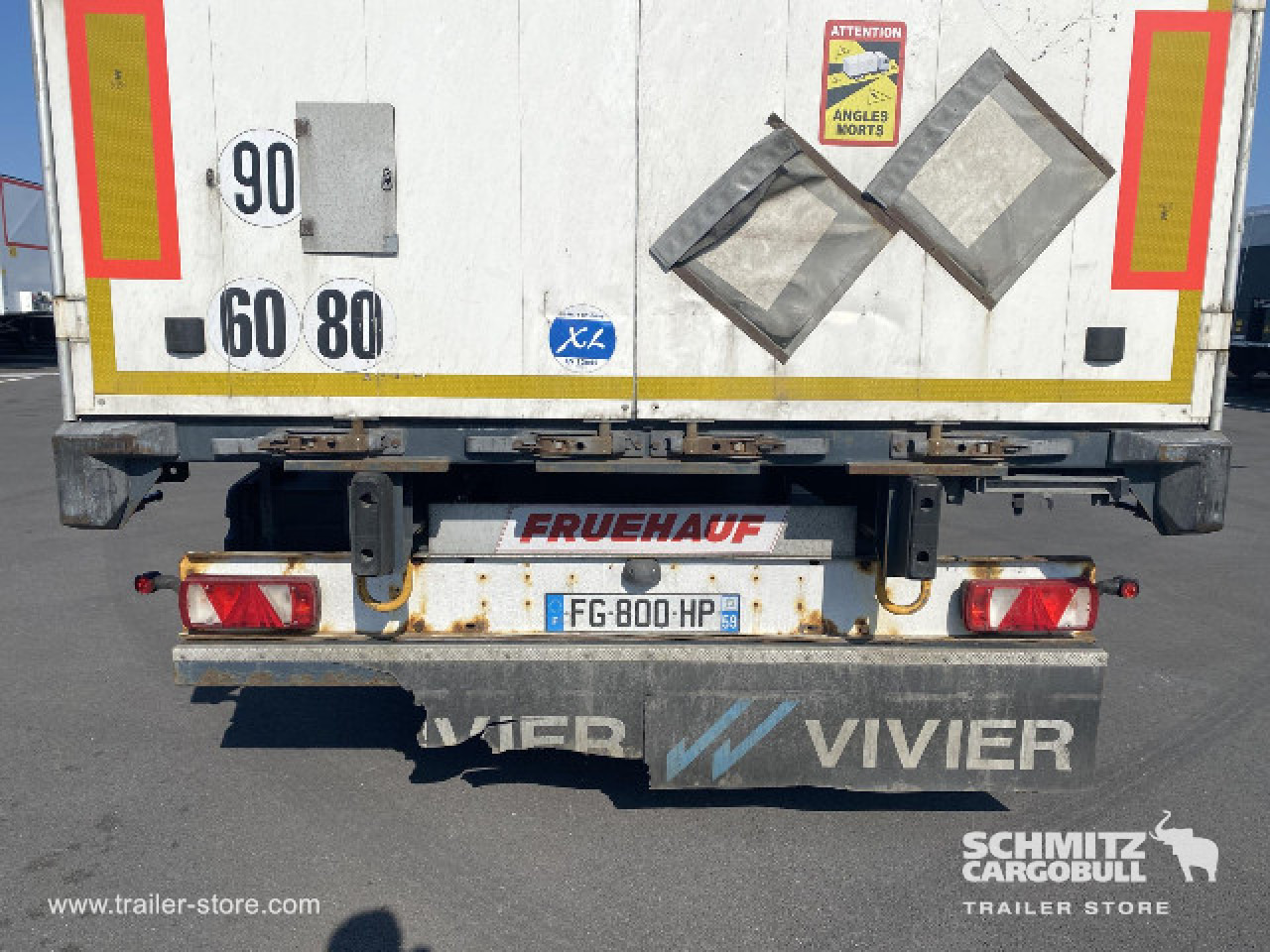 FRUEHAUF Curtainsider Standard Taillift - Брезентово полуремарке: снимка 4 FRUEHAUF Curtainsider Standard Taillift - Брезентово полуремарке: снимка 4