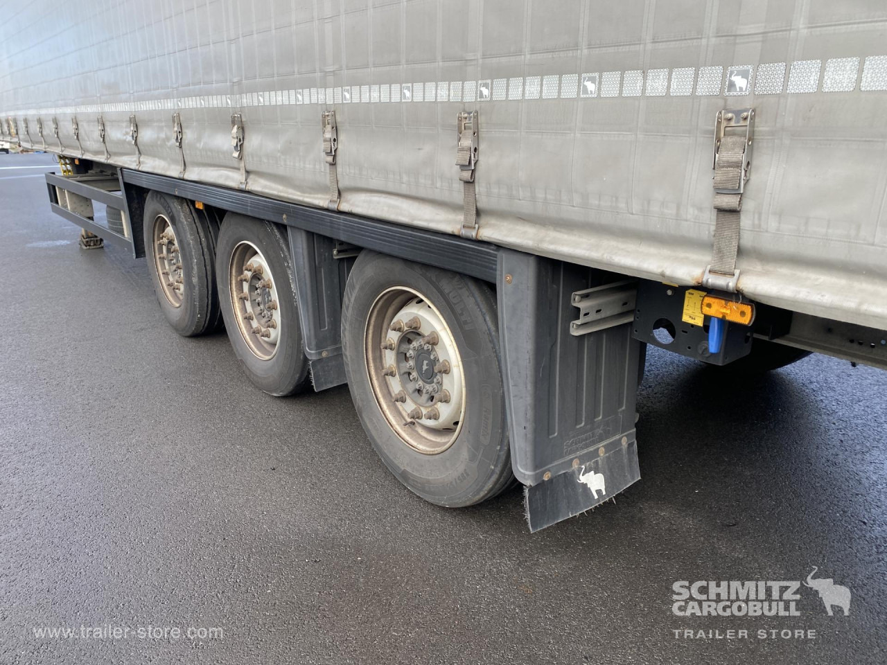 SCHMITZ Curtainsider Standard - Брезентово полуремарке: снимка 3 SCHMITZ Curtainsider Standard - Брезентово полуремарке: снимка 3