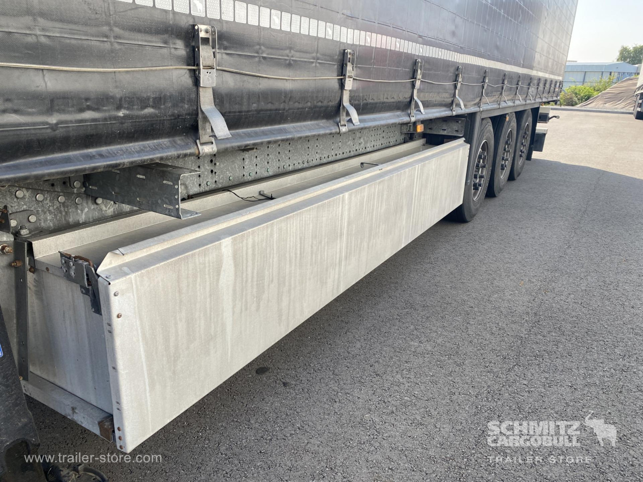 SCHMITZ Curtainsider Standard - Брезентово полуремарке: снимка 2 SCHMITZ Curtainsider Standard - Брезентово полуремарке: снимка 2