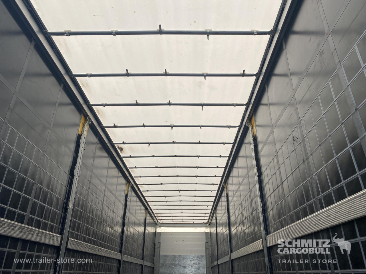 SCHMITZ Curtainsider Standard - Брезентово полуремарке: снимка 3 SCHMITZ Curtainsider Standard - Брезентово полуремарке: снимка 3