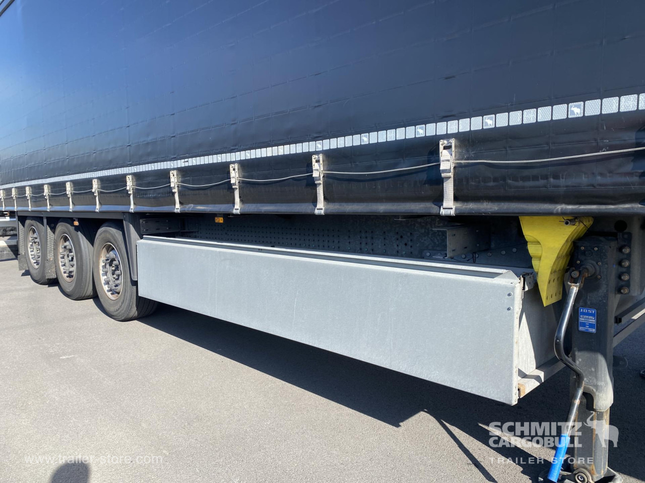 SCHMITZ Curtainsider Standard - Брезентово полуремарке: снимка 2 SCHMITZ Curtainsider Standard - Брезентово полуремарке: снимка 2
