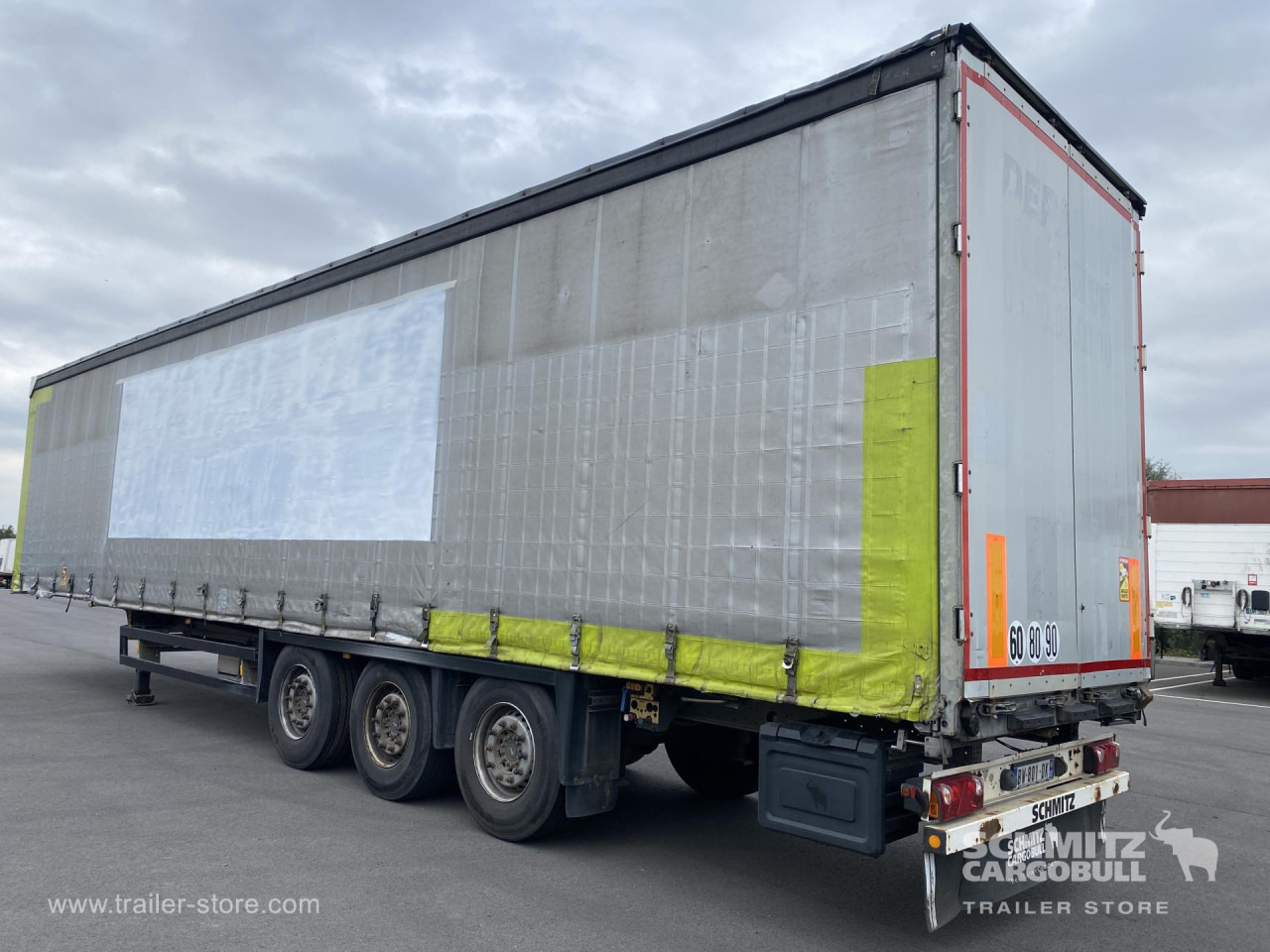 SCHMITZ Curtainsider Standard - Брезентово полуремарке: снимка 2 SCHMITZ Curtainsider Standard - Брезентово полуремарке: снимка 2