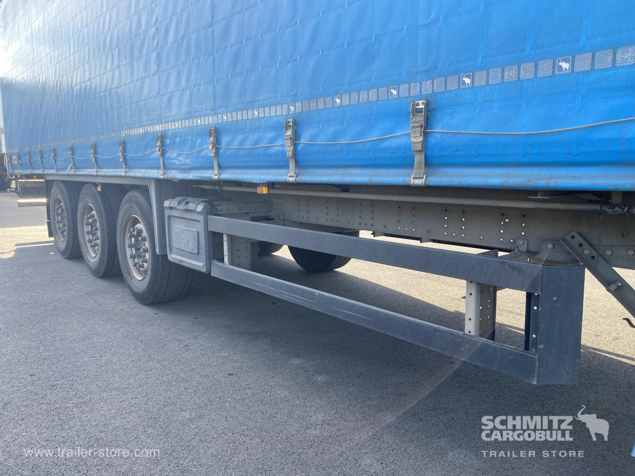 SCHMITZ Curtainsider Standard - Брезентово полуремарке: снимка 2 SCHMITZ Curtainsider Standard - Брезентово полуремарке: снимка 2