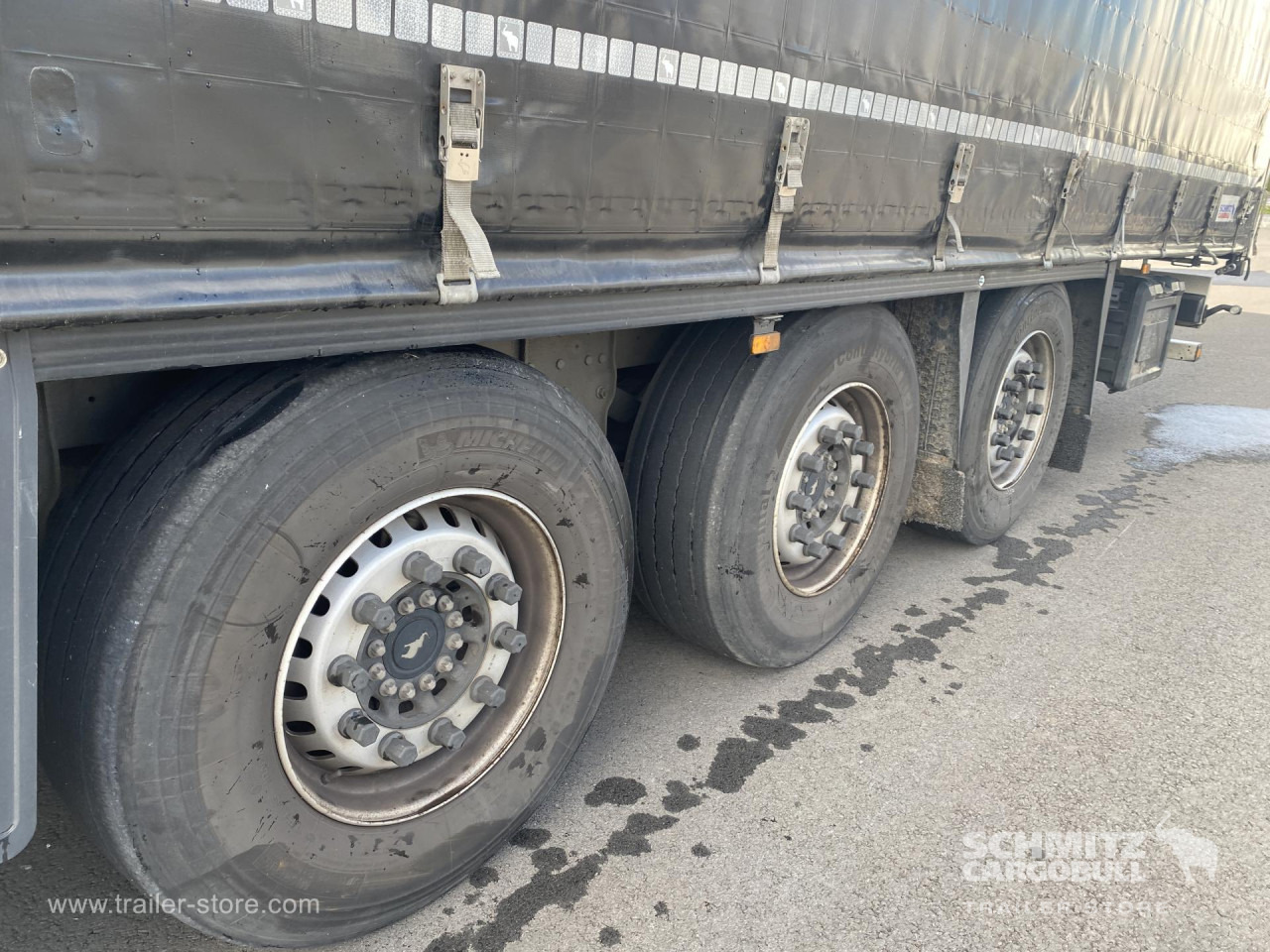 SCHMITZ Curtainsider Standard - Брезентово полуремарке: снимка 4 SCHMITZ Curtainsider Standard - Брезентово полуремарке: снимка 4