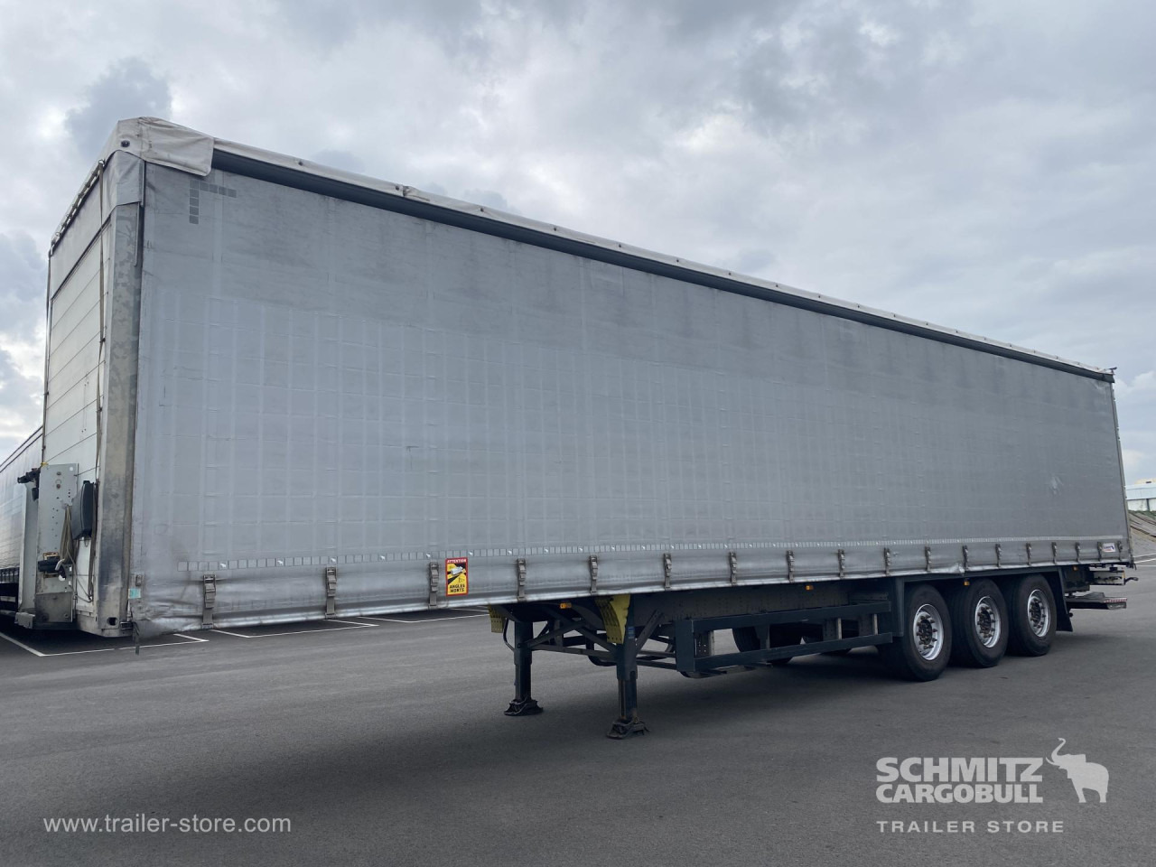 SCHMITZ Curtainsider Standard Taillift - Брезентово полуремарке: снимка 1 SCHMITZ Curtainsider Standard Taillift - Брезентово полуремарке: снимка 1