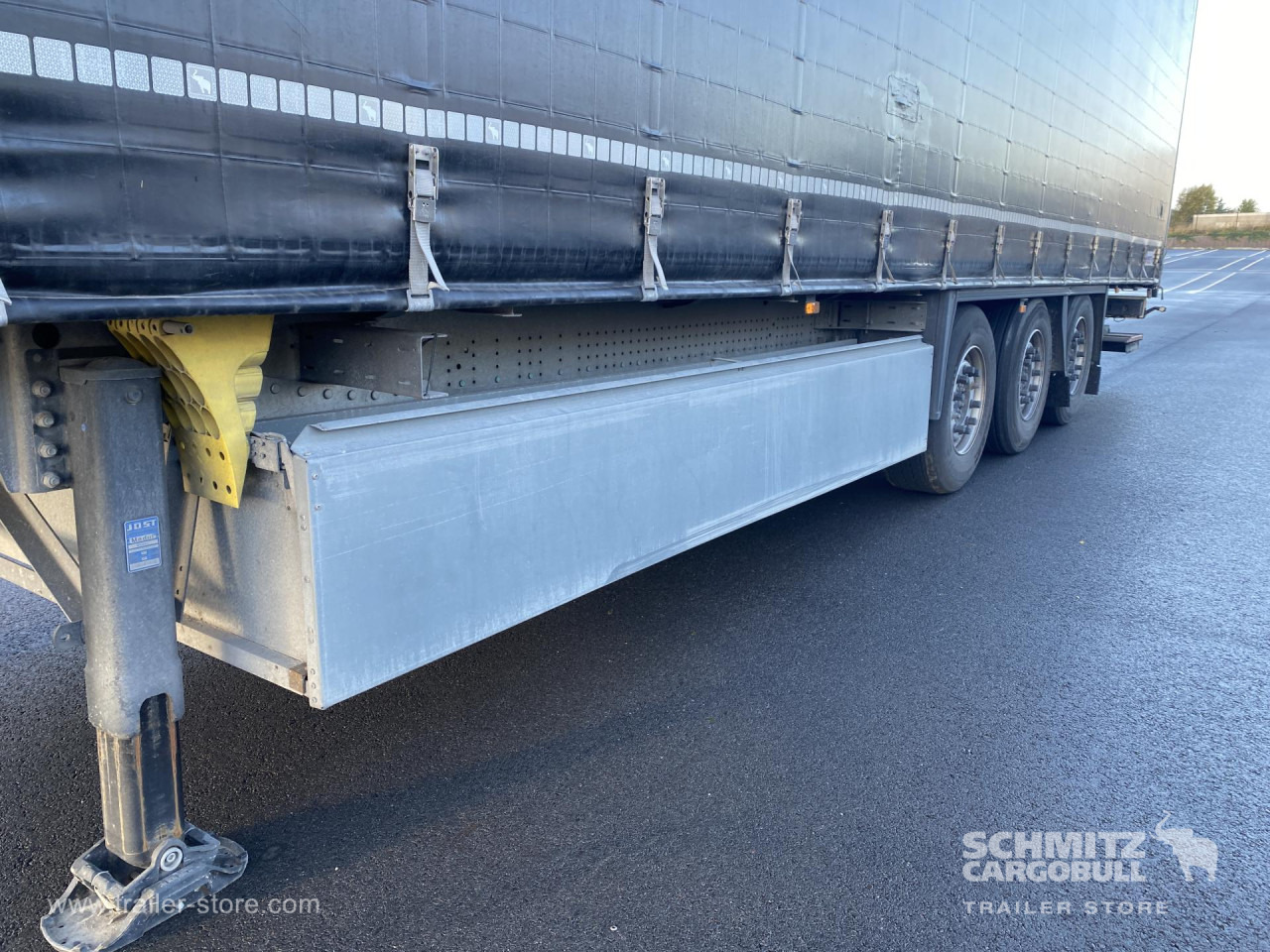 SCHMITZ Curtainsider Standard Taillift - Брезентово полуремарке: снимка 3 SCHMITZ Curtainsider Standard Taillift - Брезентово полуремарке: снимка 3