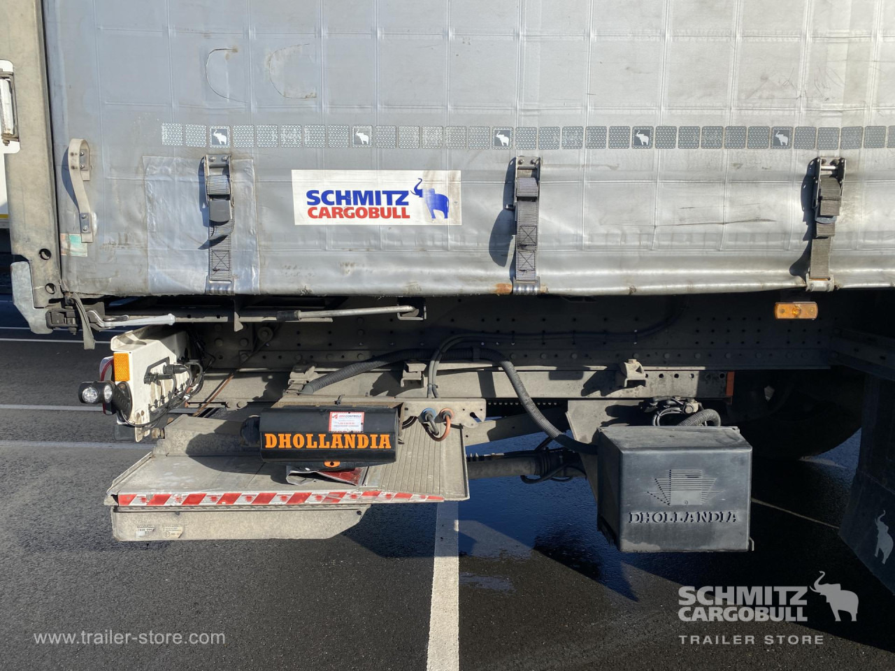 SCHMITZ Curtainsider Standard Taillift - Брезентово полуремарке: снимка 4 SCHMITZ Curtainsider Standard Taillift - Брезентово полуремарке: снимка 4